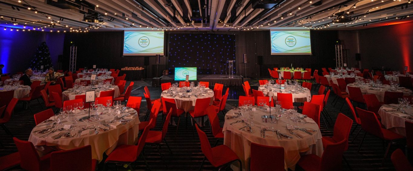 Disabled Holiday Home, Wheelchair Accessible level access bungalow, Hoist, Shower Trolley, Profile Beds, Wet Room, home from home.