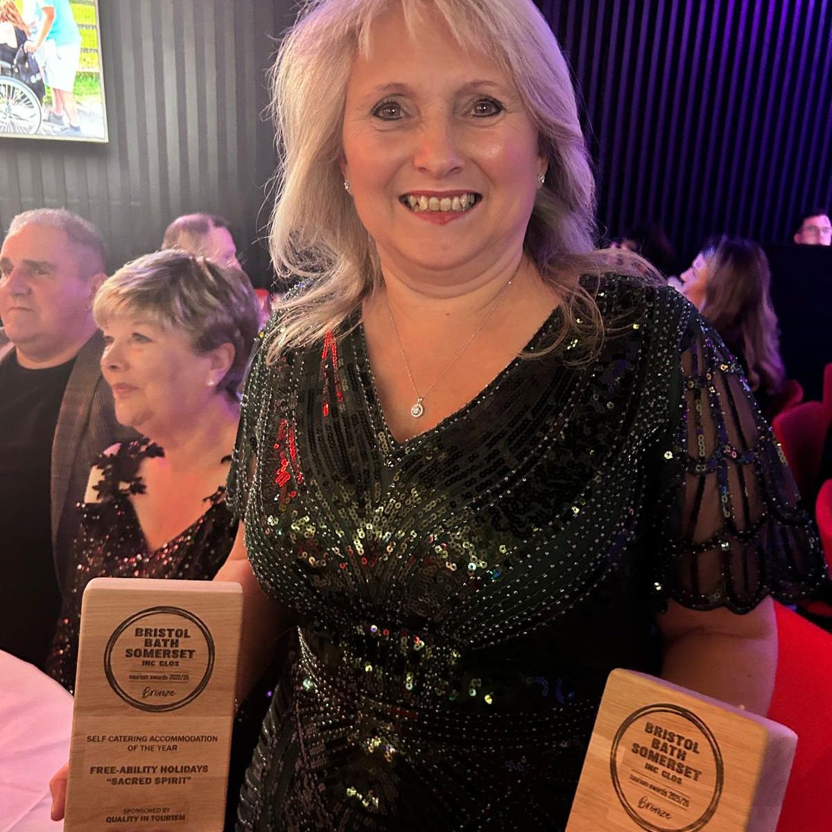 Disabled Holiday Home, Wheelchair Accessible level access bungalow, Hoist, Shower Trolley, Profile Beds, Wet Room, home from home.